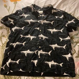AE Men’s XL Shark Button Down